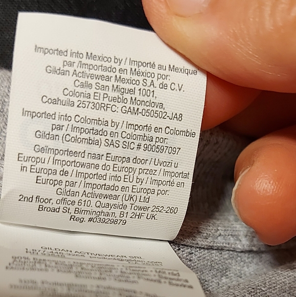 NWOT Men's Graphic Tee - Picture 3 of 9